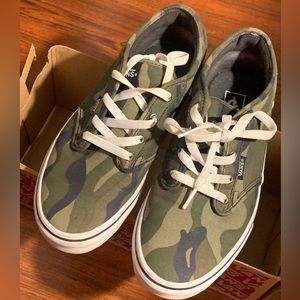 Vans (5.5 big kids/7 women)